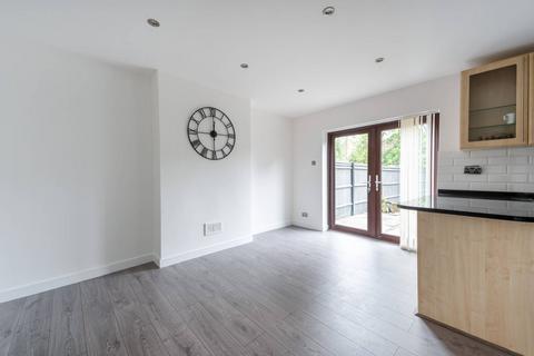 4 bedroom house to rent, Westway, Raynes Park, London, SW20