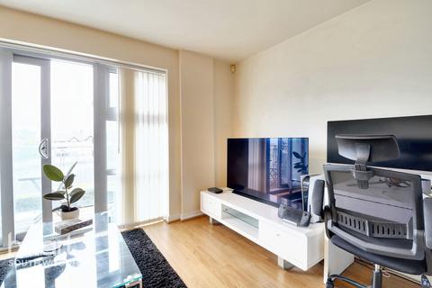 1 bedroom flat for sale, Ivory Court, South Woodford