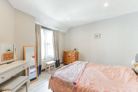 23 Buckingham Chambers, London, SW1P 1DU