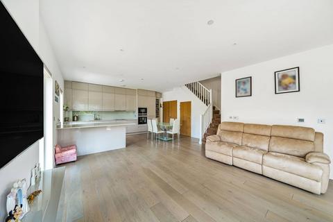 4 bedroom flat for sale, Thonrey Close, Colindale, LONDON, NW9