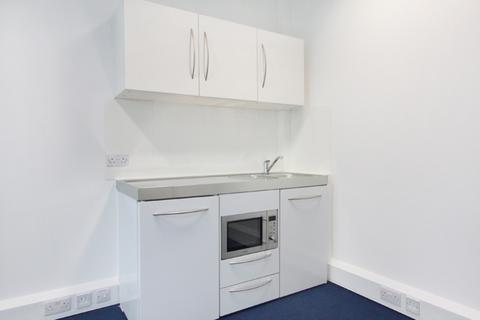 Ground floor flat to rent, Baltimore House, Battersea Reach