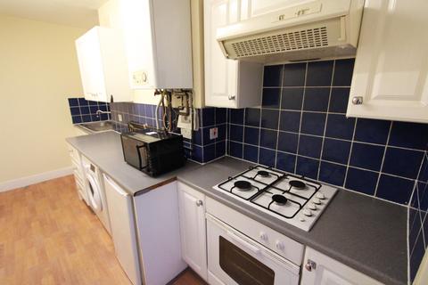 2 bedroom flat to rent, North End Road, London W14