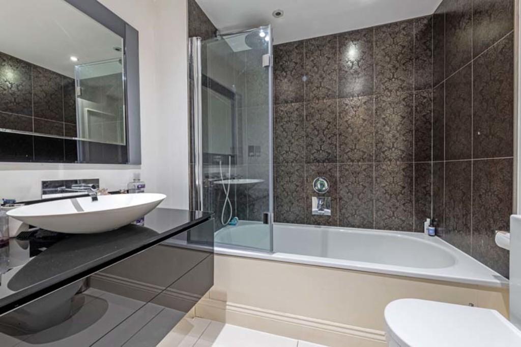 11 Manson Pl Bath 1