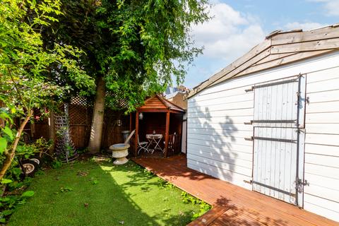 4 bedroom terraced house to rent, Stephendale Road, London