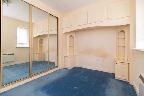 12 Crowhurst Mead, Godstone, RH9 8BF