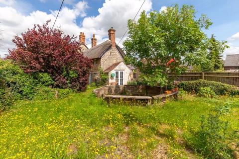 3 bedroom end of terrace house for sale, Laundry Lane, Aston OX18