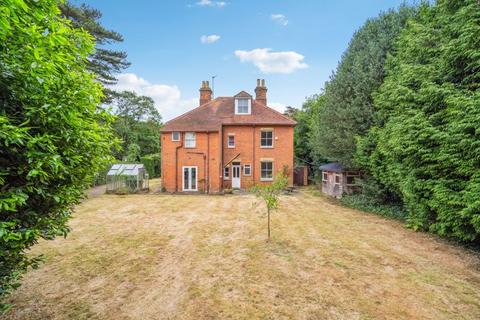 5 bedroom detached house for sale, Hawthorn Lane, Farnham Common