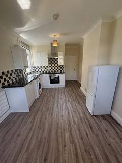 2 bedroom flat to rent, Station Road, Cardiff