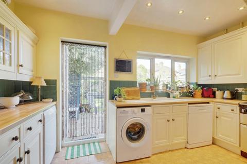 3 bedroom semi-detached house for sale, Carisbrooke Road, Westcliff-on-sea, SS0