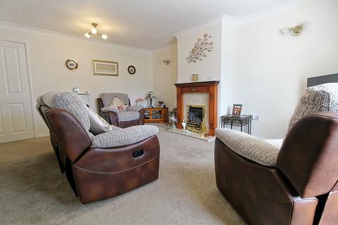 3 bedroom townhouse for sale, Gretna Way, Thurnby Lodge