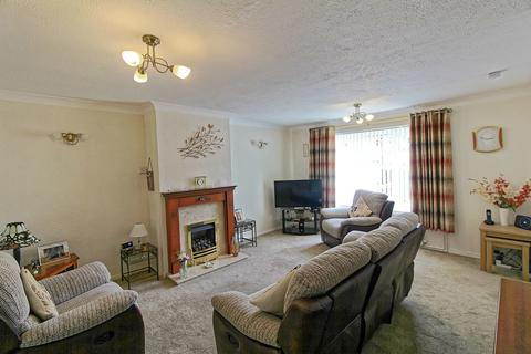 3 bedroom townhouse for sale, Gretna Way, Thurnby Lodge