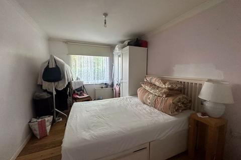 1 bedroom property for sale, Savera Close, Southall