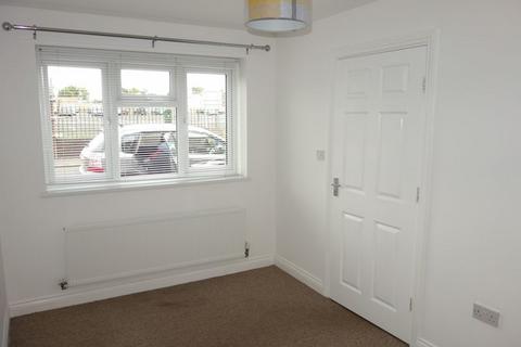 3 bedroom terraced house to rent, Clifton Road, Darlington