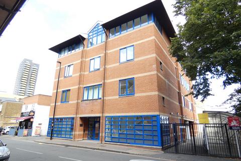 Studio for sale, Douglas Road, Hounslow