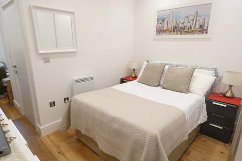 Studio for sale, Douglas Road, Hounslow