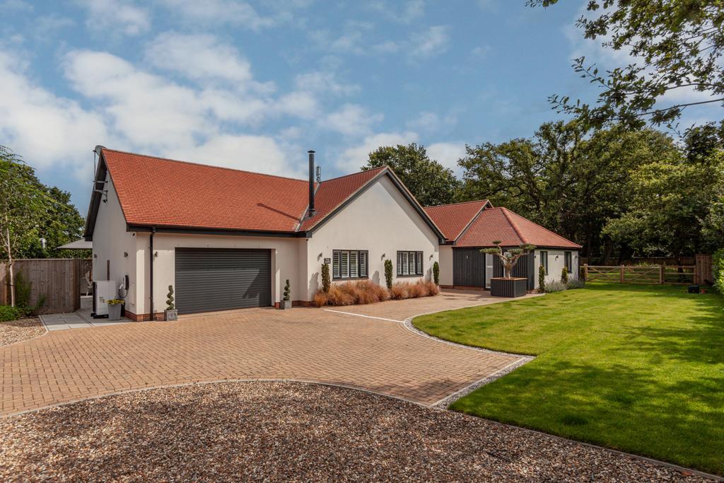 Superb 5 Bedroom Detached Luxury Home