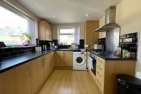 3 bedroom maisonette to rent, Second Avenue, Newcastle Upon Tyne NE6
