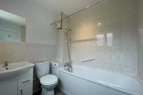 1 bedroom bungalow to rent, Avondale Rise, Newcastle Upon Tyne NE6