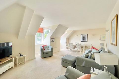 2 bedroom property for sale, Claremont Place, Claygate