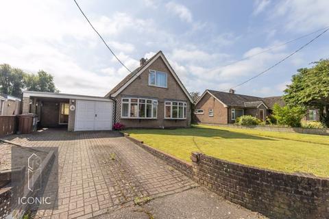 3 bedroom chalet for sale, The Street, Felthorpe, Norwich