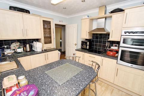 4 bedroom detached bungalow for sale, Eastern Dene, Hazlemere HP15