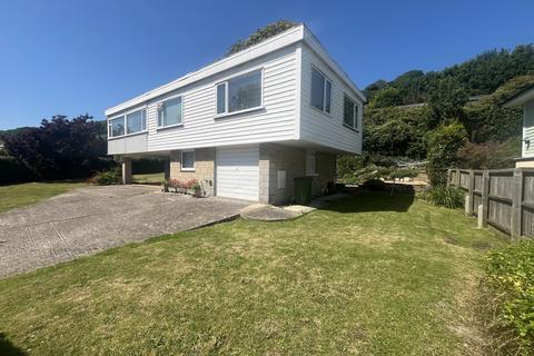 3 bedroom detached house to rent, Castle Close, Ventnor