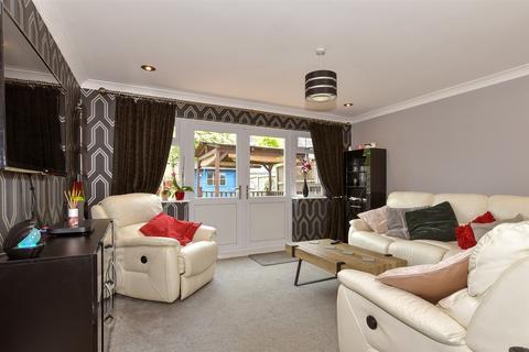 3 bedroom end of terrace house for sale, Lakeview Close, Ham Hill, Snodland, Kent