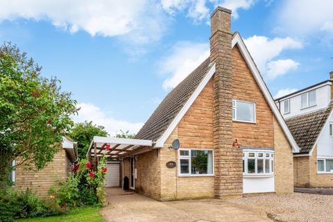 3 bedroom detached house for sale, Heathcote Avenue, Banbury