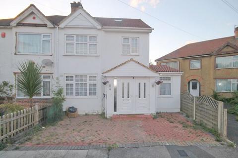 5 bedroom semi-detached house for sale, View Close, Harrow