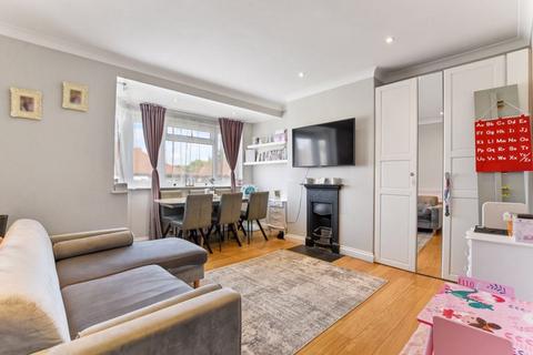 8 Ranmoor Gardens, Harrow, HA1 1UQ