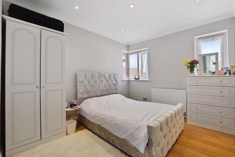 8 Ranmoor Gardens, Harrow, HA1 1UQ
