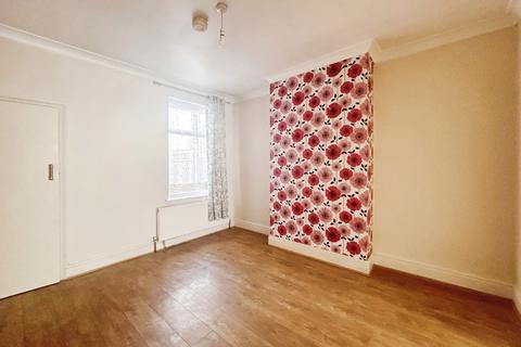 3 bedroom terraced house to rent, Albert Road, Wellingborough, NN8 1EN