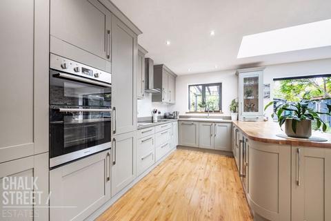 14 Hill Crescent, Hornchurch, RM11 2AP