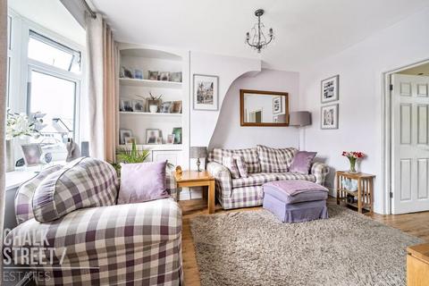 14 Hill Crescent, Hornchurch, RM11 2AP