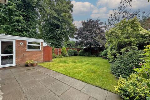 4 bedroom detached house for sale, Foxlands Drive, PENN