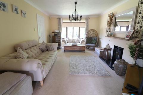 4 bedroom detached house for sale, Luton LU2