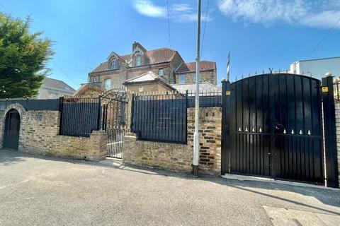 3 bedroom link detached house for sale, Tomsons Passage, Ramsgate, Kent, CT11 9BQ