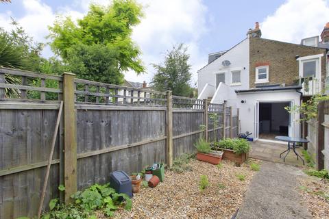 2 bedroom maisonette for sale, Cambray Road, London SW12