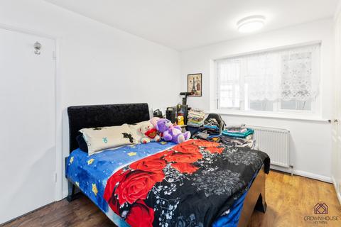 2 bedroom maisonette for sale, Mountside, Stanmore, HA7 2DS