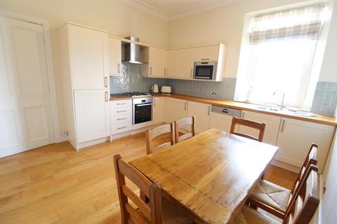 3 bedroom flat to rent, Blenheim Place, Top Floor, AB25