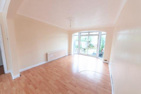 3 bedroom terraced house to rent, Ashburton Avenue, Ilford