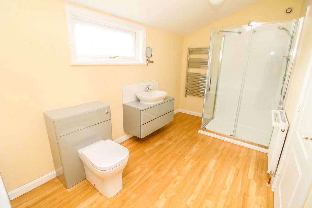 2nd Bathroom