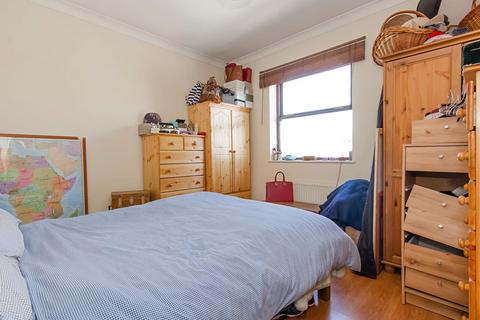 1 bedroom flat to rent, Railway Approach, N4
