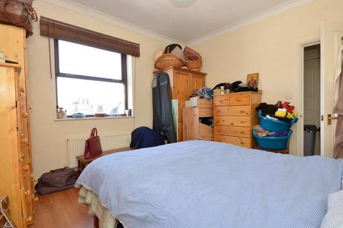 1 bedroom flat to rent, Railway Approach, N4