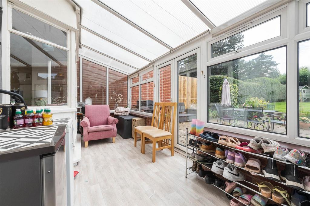51 Butler Road, Solihull, B92 7 QL 18.jpg