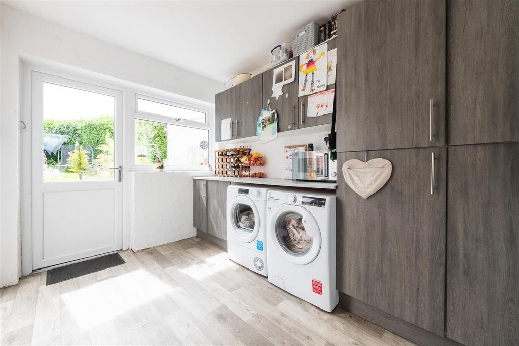 51 Butler Road, Solihull, B92 7 QL 7.jpg