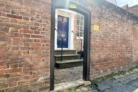 1 bedroom property to rent, 8 High Street, Wendover HP22