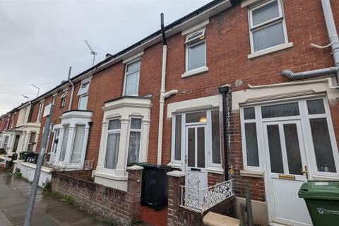 3 bedroom terraced house to rent, Bath Road, Southsea