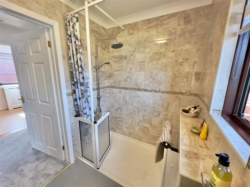 Shower Room 3.jpg