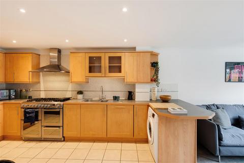 6 bedroom house to rent, Beatrix Place, Horfield BS7